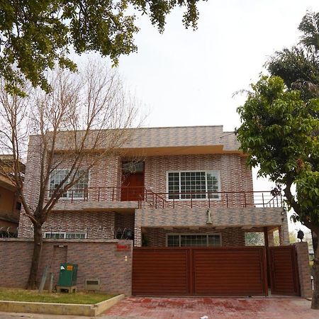 Grand Royal Bed & Breakfast Islamabad Bagian luar foto