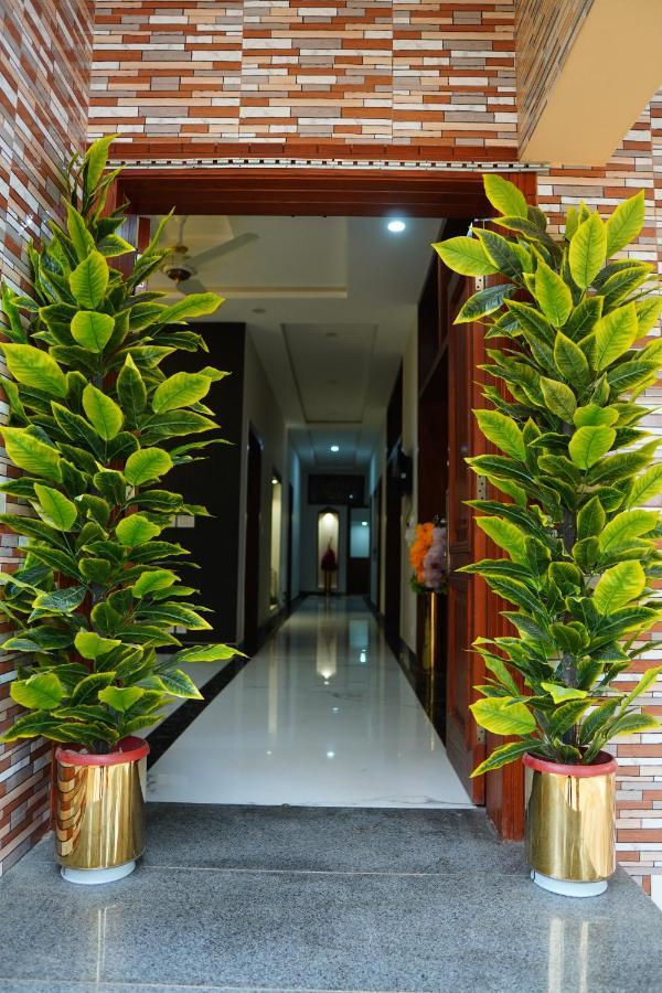Grand Royal Bed & Breakfast Islamabad Bagian luar foto