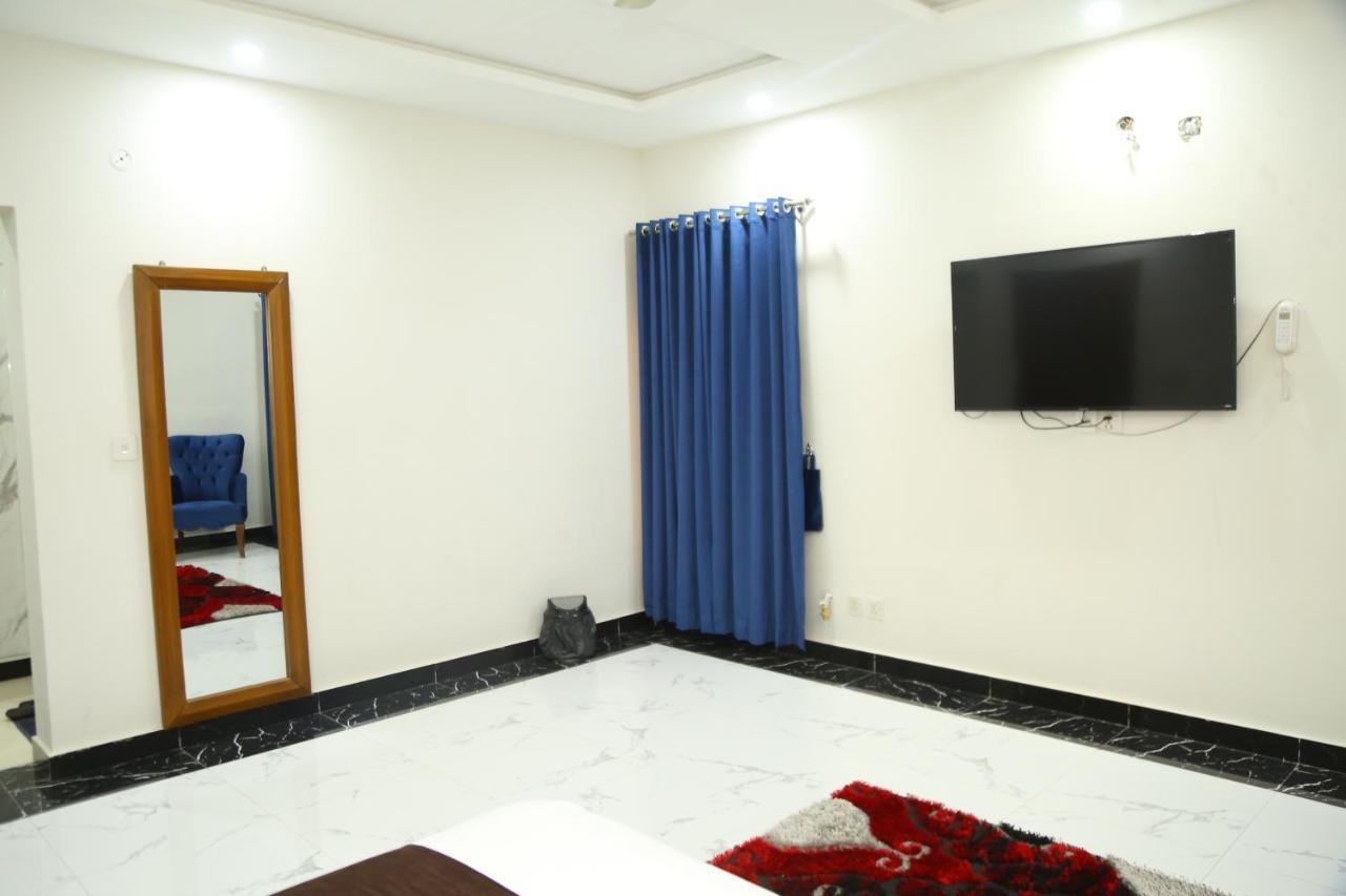 Grand Royal Bed & Breakfast Islamabad Bagian luar foto